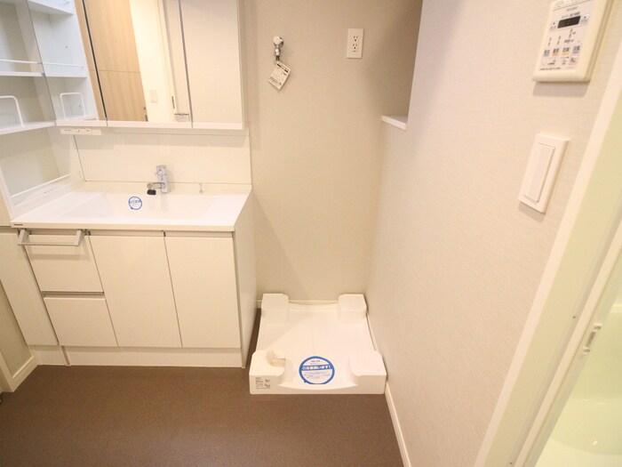 物件内観写真13　(洗濯機置場)