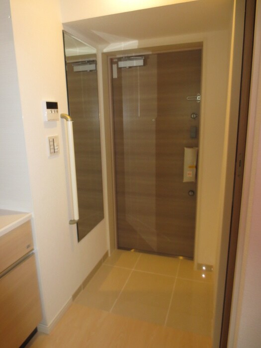 物件内観写真14　(玄関)