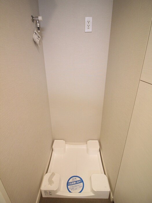 物件内観写真14　(洗濯機置場)