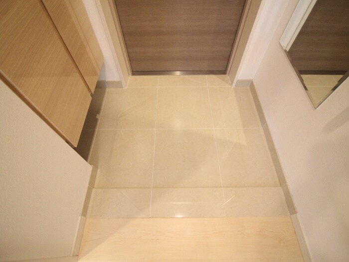 物件内観写真18　(玄関)