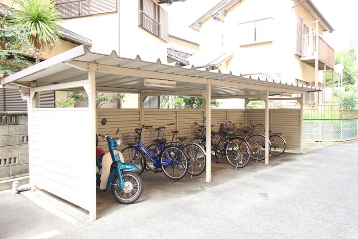物件外観写真6　(駐輪場)