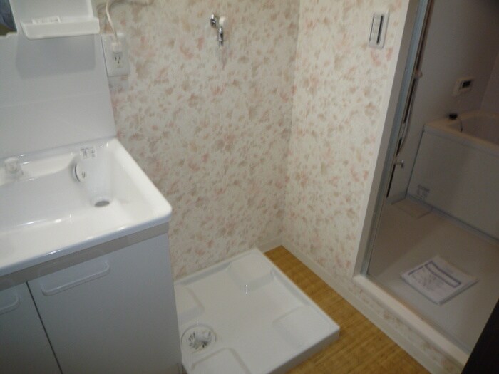 物件内観写真13　(洗濯機置場)