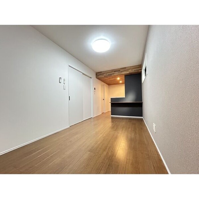 物件内観写真4　(居室)