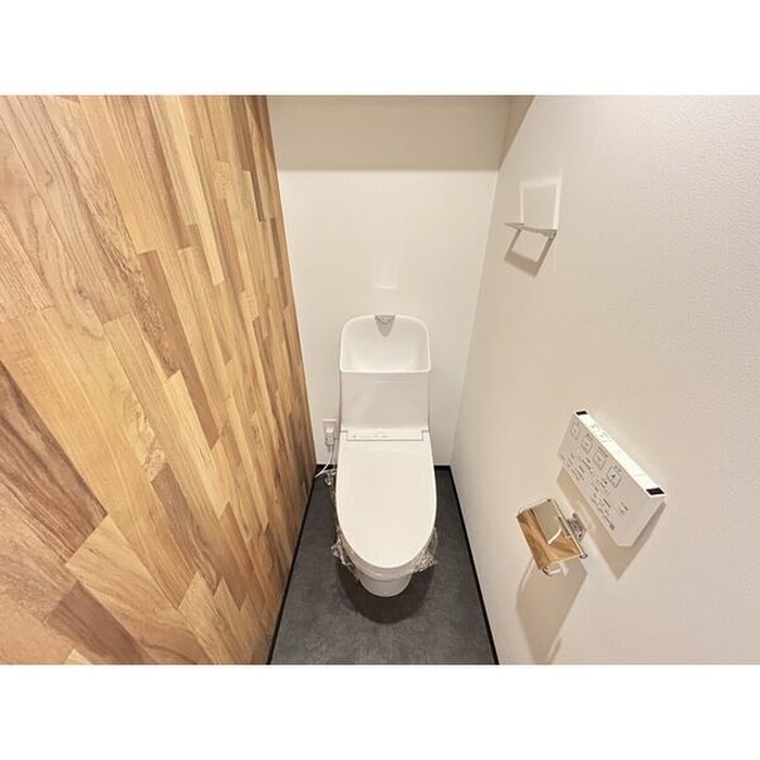 物件内観写真4　(トイレ)