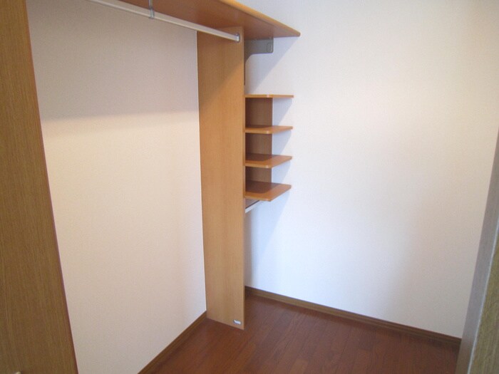 物件内観写真10　(収納)