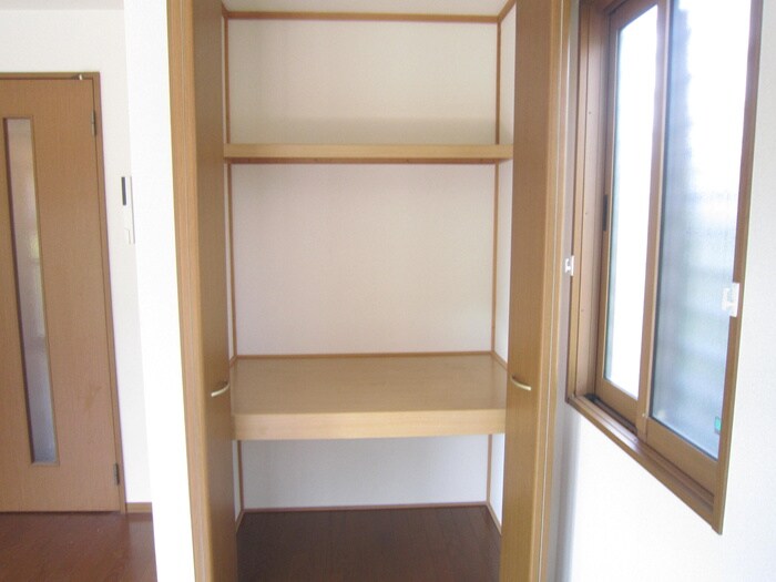 物件内観写真11　(収納)