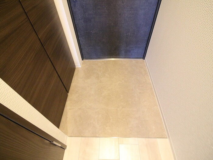 物件内観写真17　(玄関)