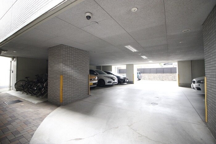 物件外観写真5　(駐車場)