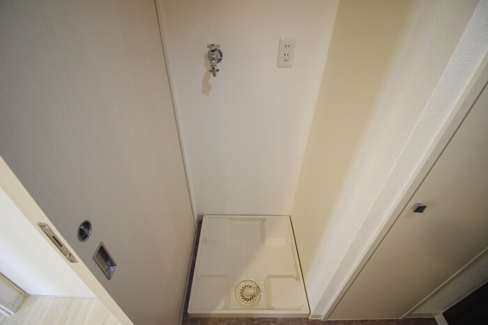 物件内観写真13　(洗濯機置場)