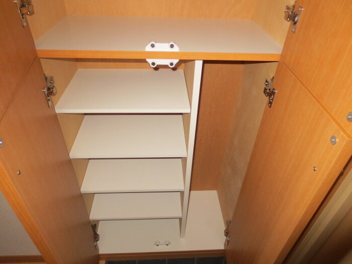 物件内観写真15　(靴箱)