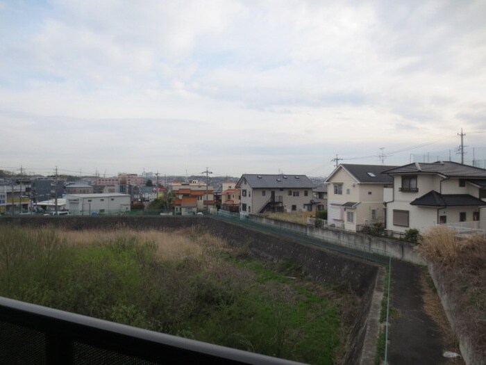 物件内観写真16　(室内からの展望)