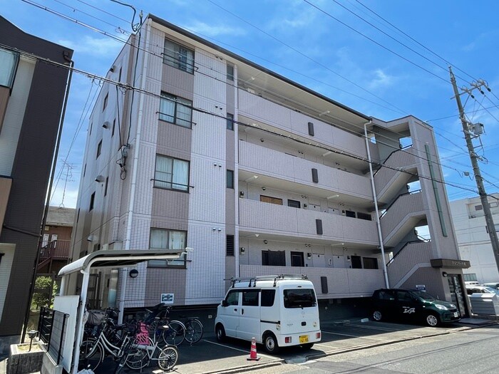 物件外観写真4　(駐車場)