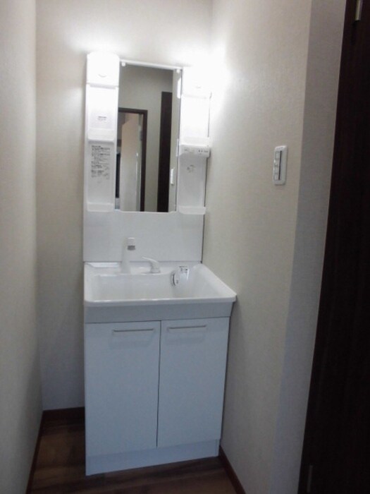 物件内観写真12　(洗面)