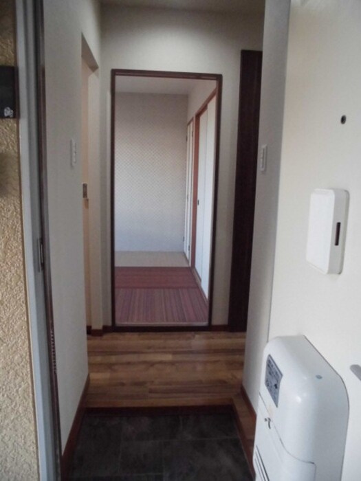 物件内観写真14　(玄関)