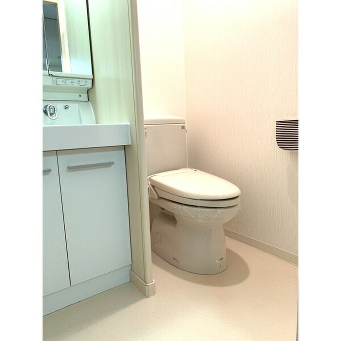 物件内観写真8　(トイレ)