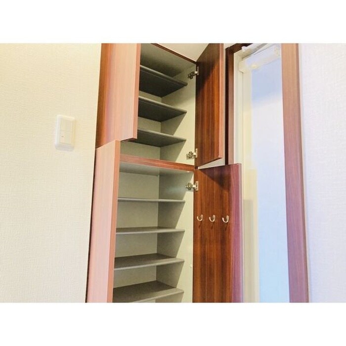 物件内観写真12　(靴箱)