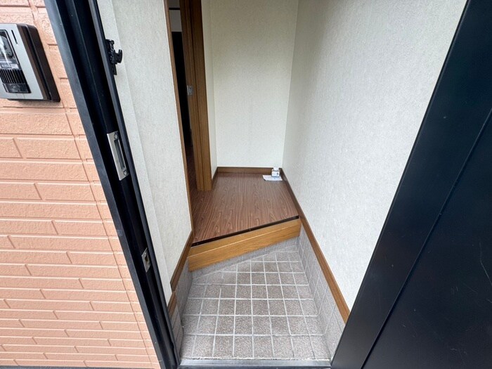 物件内観写真17　(玄関)