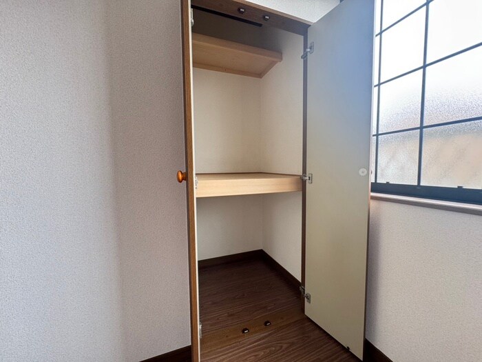 物件内観写真18　(収納)