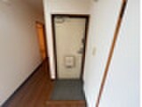 物件内観写真3　(玄関)