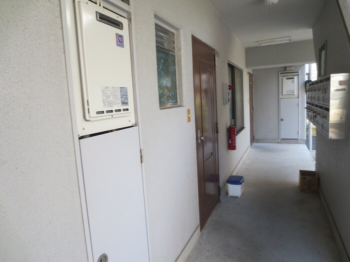 物件外観写真4　(エントランス部分)