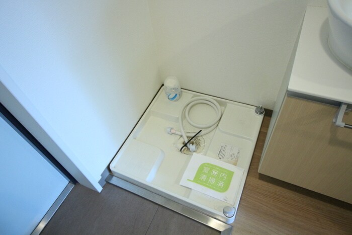 物件内観写真13　(洗濯機置場)