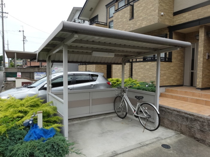 物件外観写真2　(駐輪場)