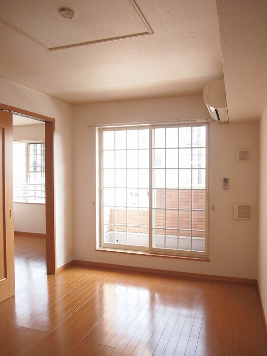 物件内観写真4　(居室)