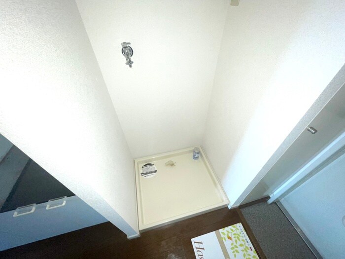 物件内観写真14　(洗濯機置場)