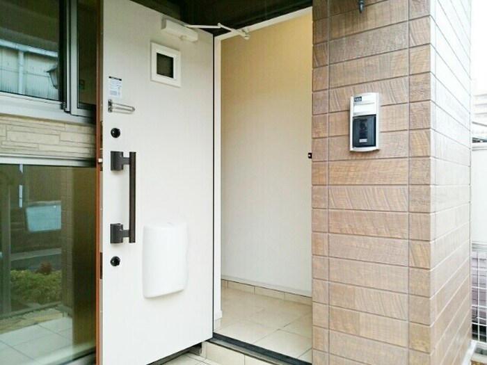 物件内観写真10　(玄関)