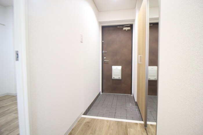 物件内観写真10　(玄関)