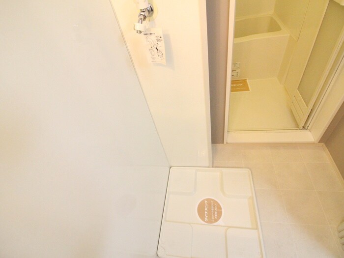 物件内観写真13　(洗濯機置場)