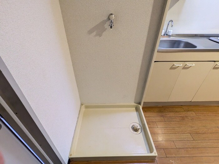 物件内観写真15　(洗濯機置場)