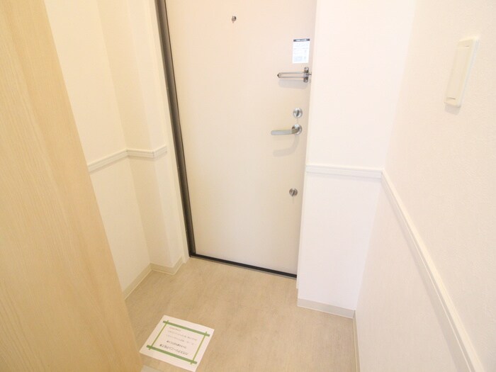 物件内観写真17　(玄関)