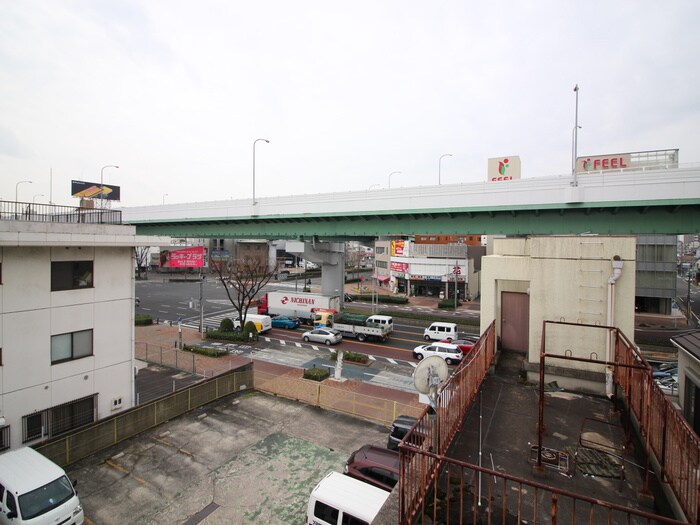 物件内観写真20　(室内からの展望)