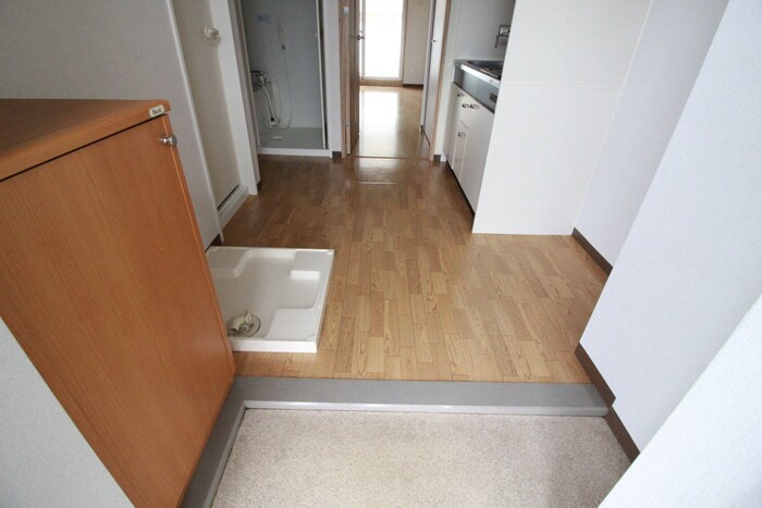 物件内観写真14　(玄関)