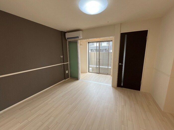 物件内観写真3　(居室)