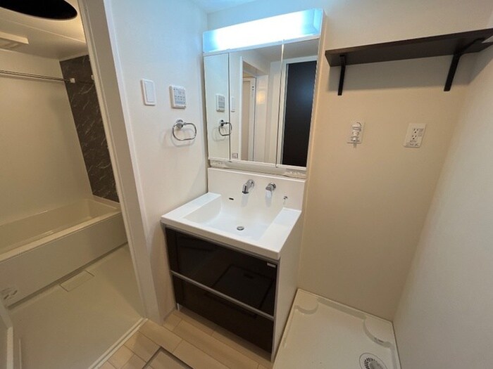 物件内観写真9　(洗面)