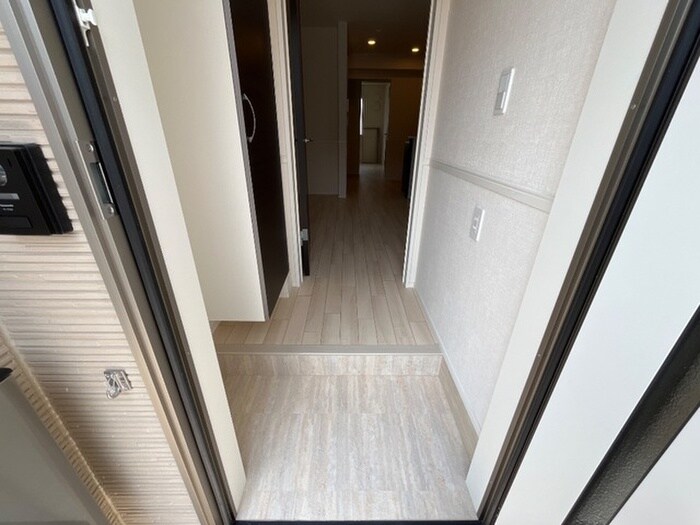 物件内観写真13　(玄関)