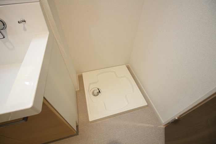 物件内観写真10　(洗濯機置場)