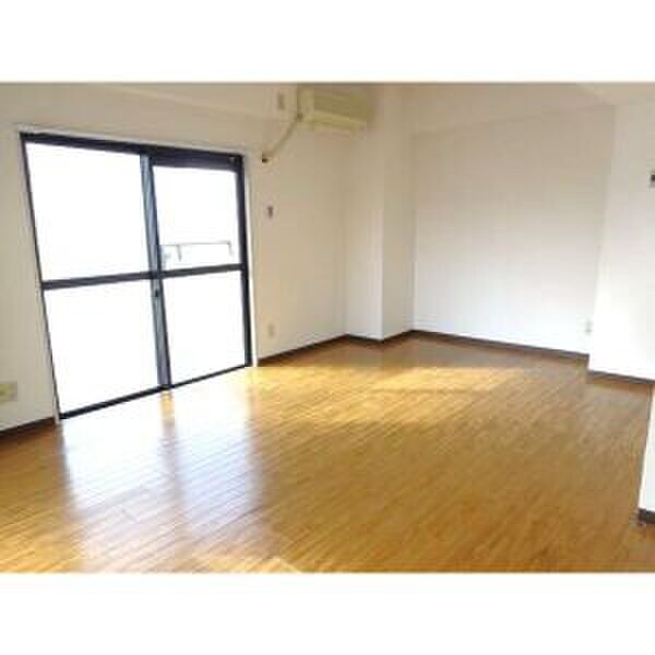 物件内観写真2　(居室)