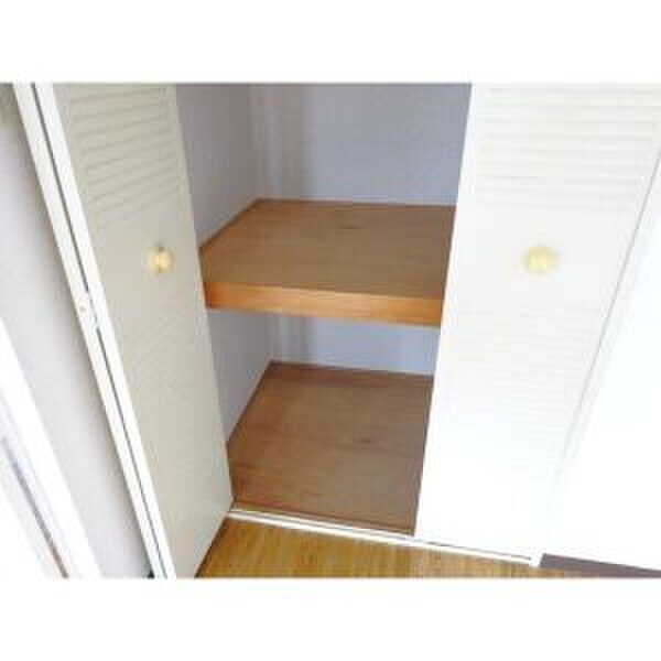 物件内観写真6　(収納)