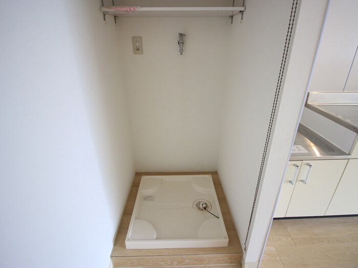 物件内観写真14　(洗濯機置場)