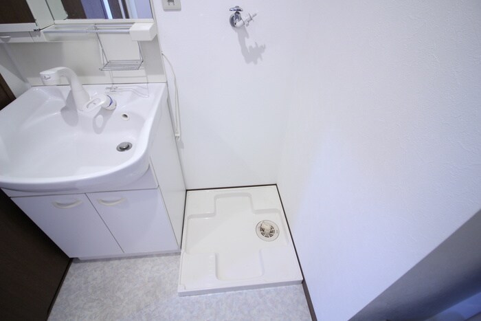 物件内観写真10　(洗濯機置場)