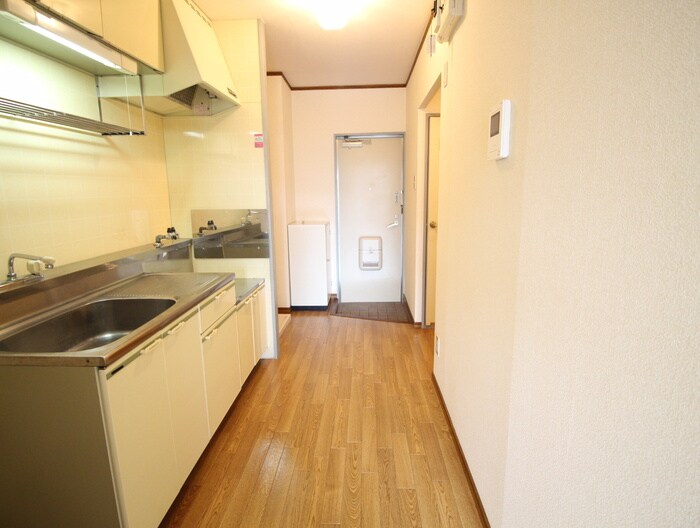 物件内観写真8　(廊下)