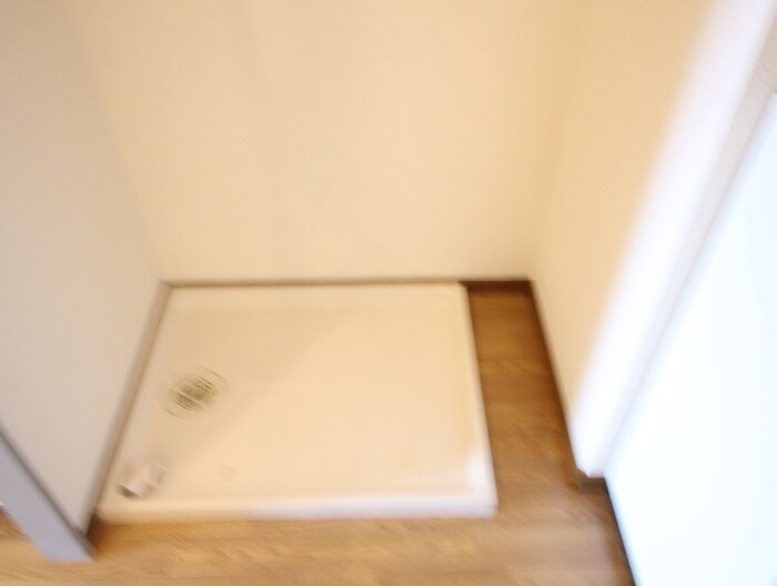 物件内観写真14　(洗濯機置場)