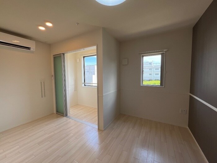 物件内観写真4　(居室)