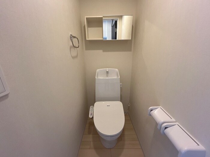 物件内観写真8　(トイレ)