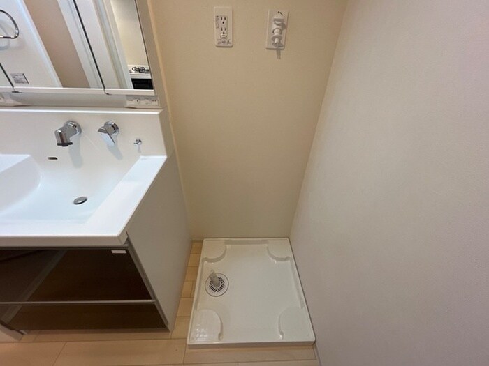 物件内観写真10　(洗濯機置場)