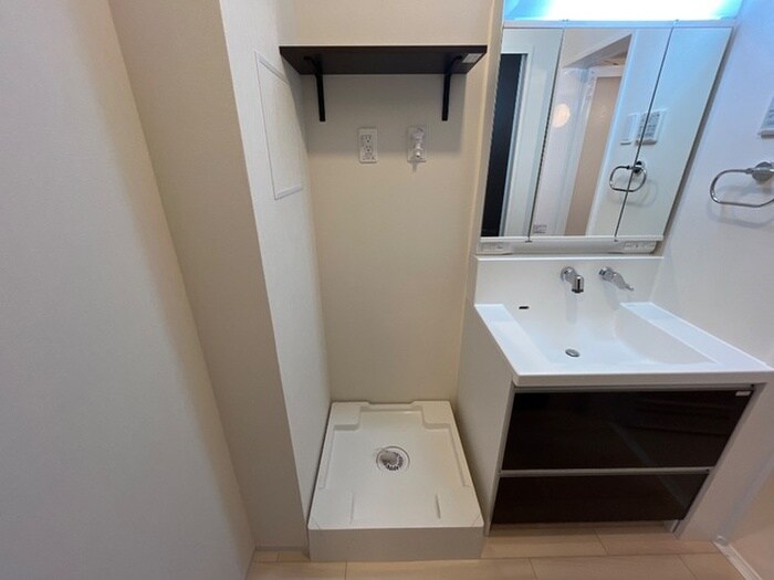 物件内観写真11　(洗濯機置場)