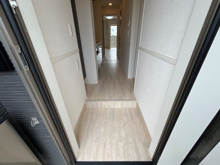 物件内観写真13　(玄関)